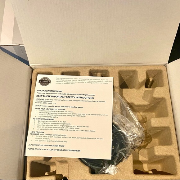 The Child SCENTSY Home Decor Plug In Wax Bar Candle Warmer Star Wars Yoda NEW - Picture 11 of 16